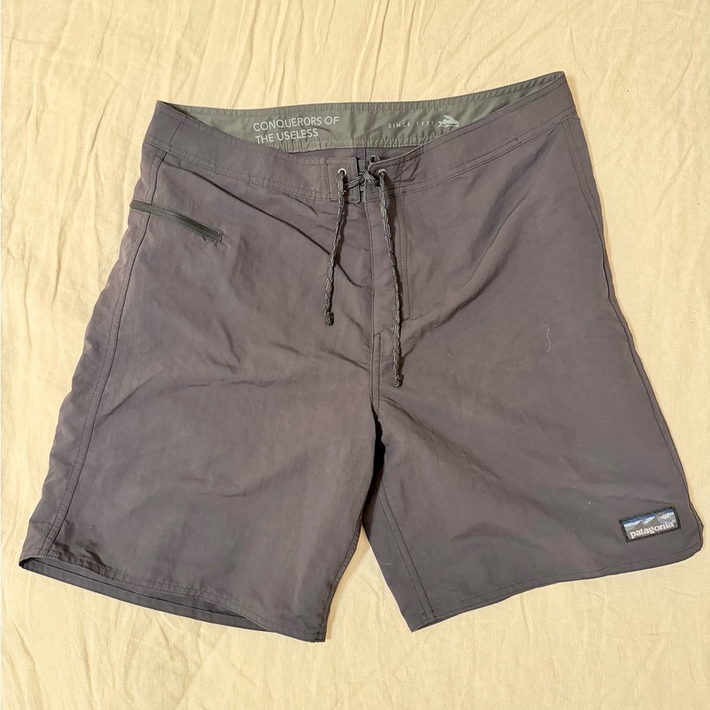 Patagonia Board Shorts Mens 35 Black Wayfarer Swim Trunks Unlined Surf Beachwear - Picture 6 of 10